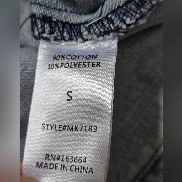 MAZIK NWT Ruffled Denim Button Up Jacket. Size Small - Picture 10 of 12